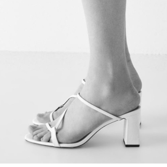 Zara Strappy White Square Heel Sandals Size 39 (8) - Picture 2 of 7